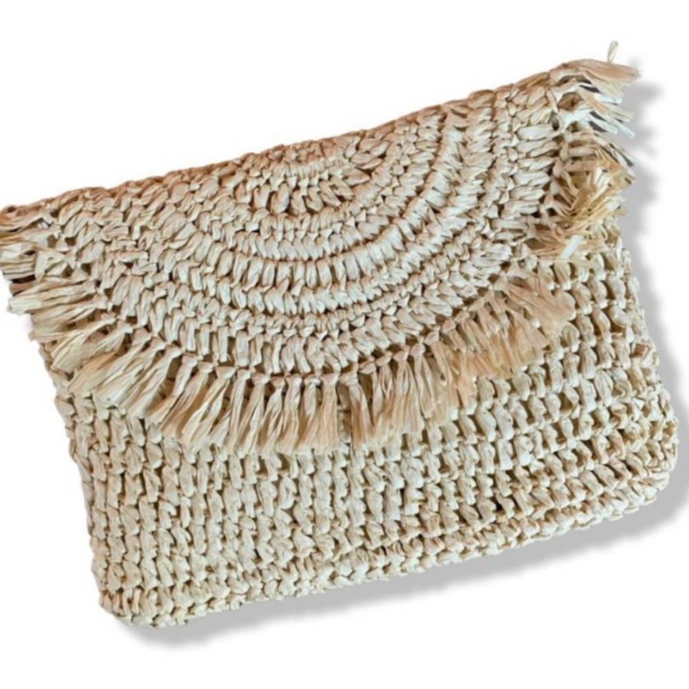 Clutch straw purse for summer